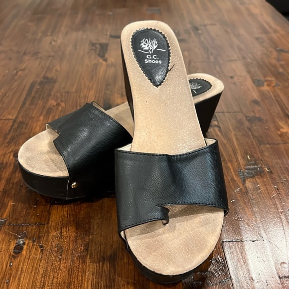 GUC! G.C Sandals. Black. SZ 9 - Picture 1 of 13